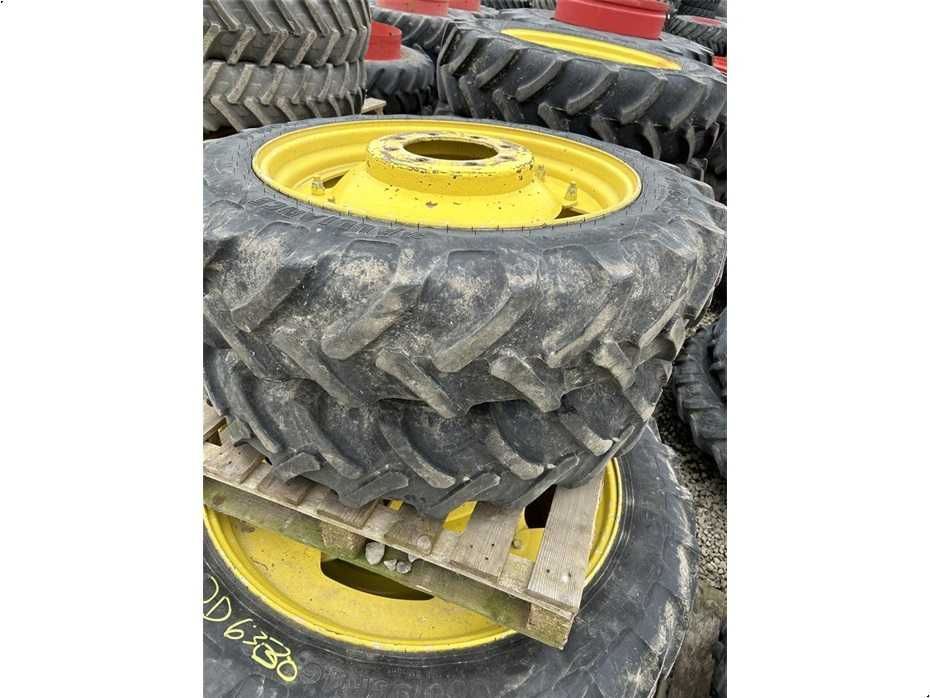 Roti tehnologice inguste pentru orice tip de tractor John Deere