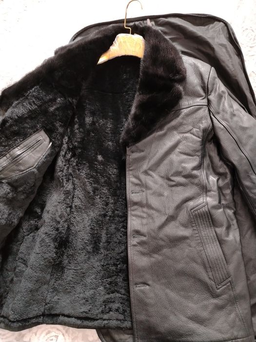 Продам верхнюю одежду кожа