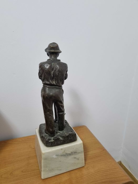 Statuie Miner din Bronz