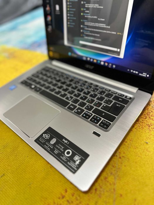 Acer Swift 3, quadocre, 4 gb, ssd 120 gb,