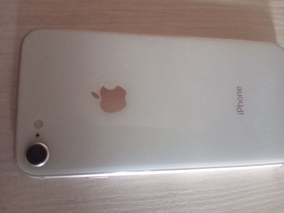 Смартфон iphone 8