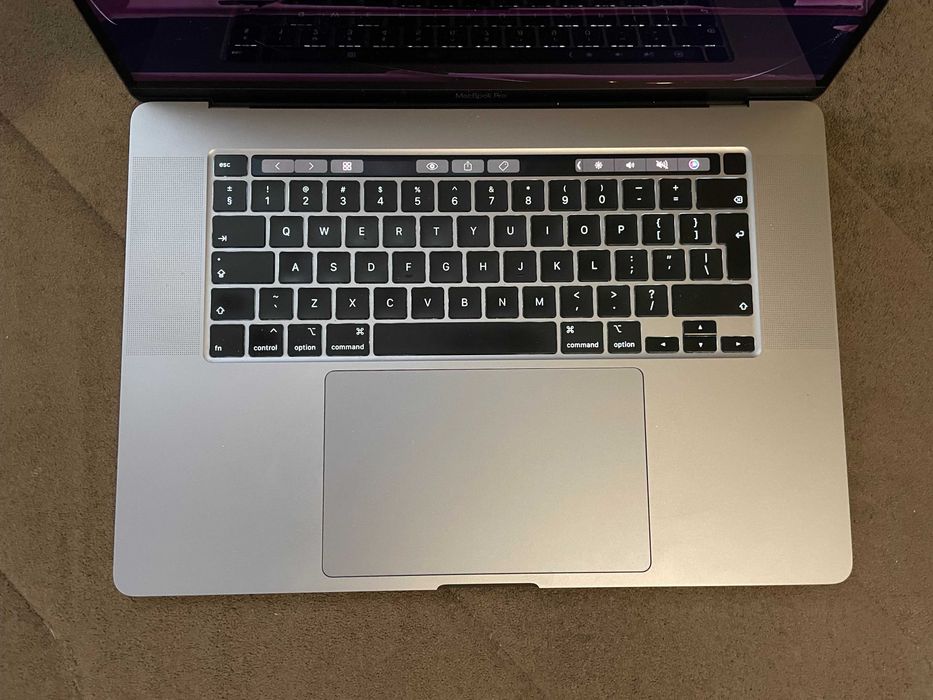 16" Core i7 MacBook Pro A2141 (2019) Space Gray-i7/16GB RAM/512GB SSD