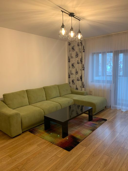 Închiriez apartament Brâncoveanu cu loc de parcare