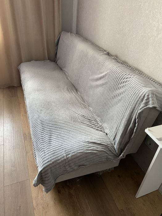 Продам диван новый  всего 2 недели