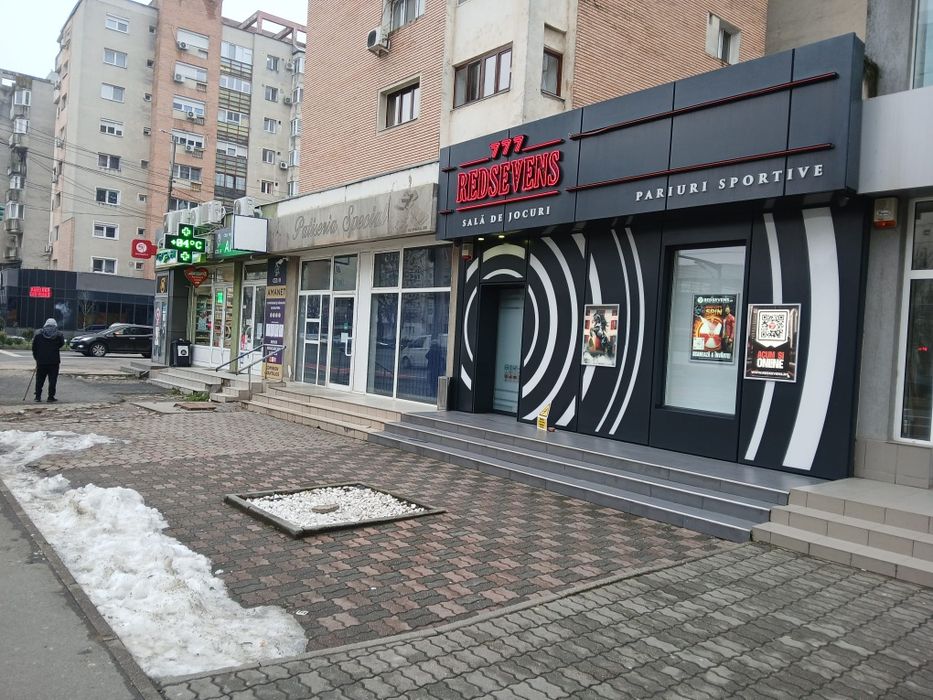 Inchiriez spatiu comercial(cu vitrina) Vlaicu principala