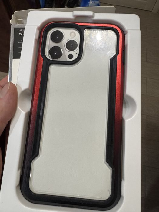 Продам чехол на Iphone 12 pro max новый