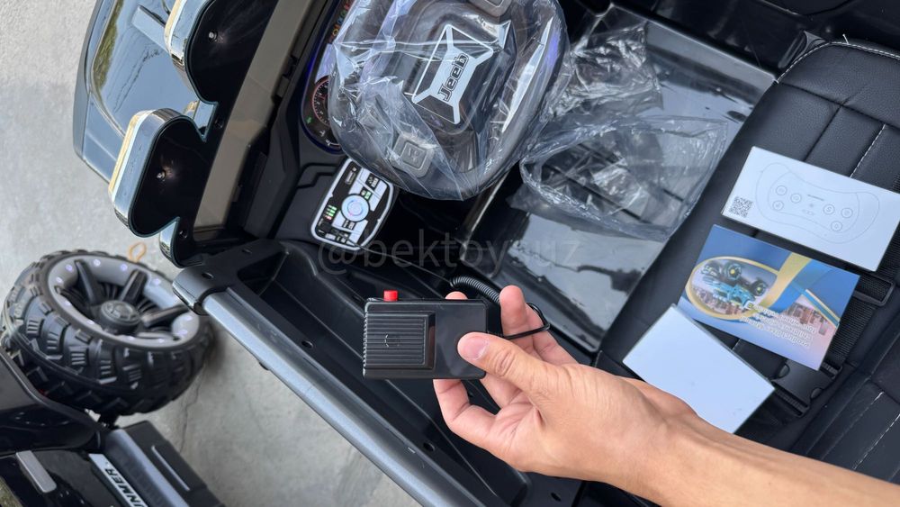 Детский электромобиль Jeep 12V 4x4 UTV с пультом 2 места EVA колёса