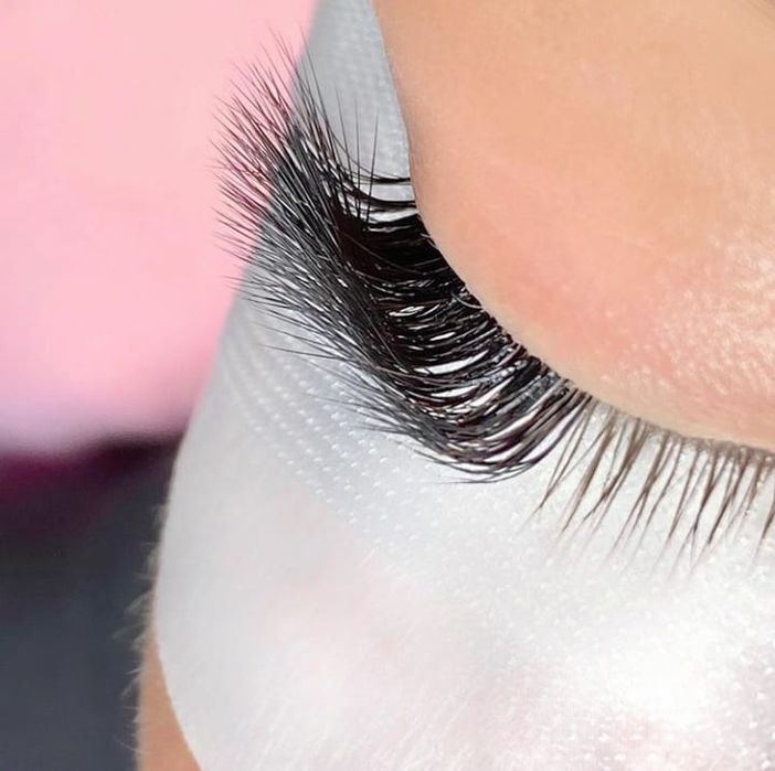 Наращивание ресниц.