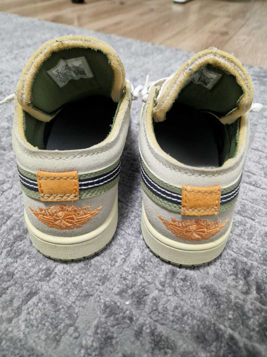 Jordan 1 Low SE Craft Light Olive