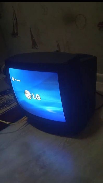 Телевизор Samsung CS-14F2R