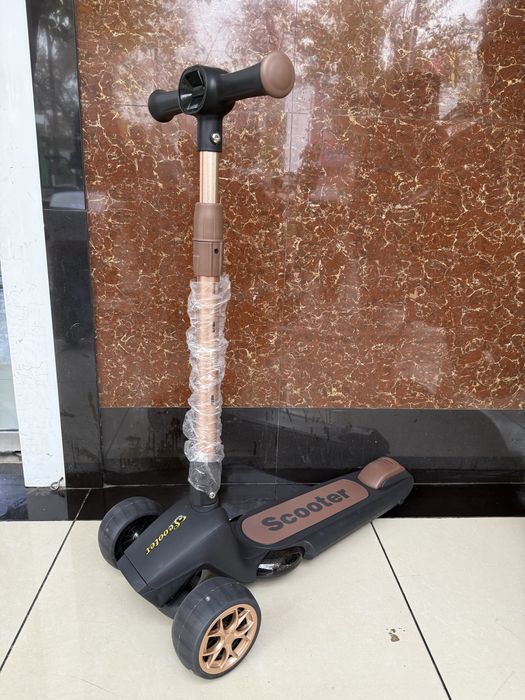 Самокаты детские, новые, магазин.