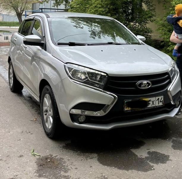 Продаи автомобиль lada xrey 2018