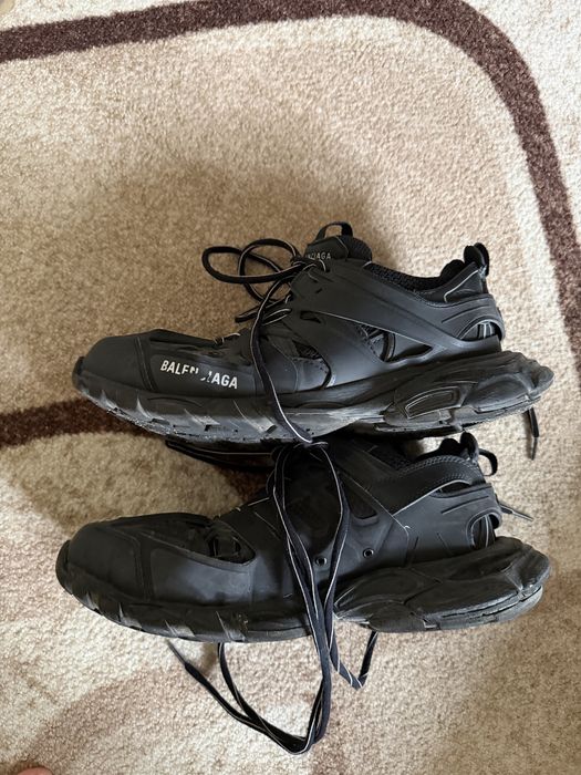 balenciaga track