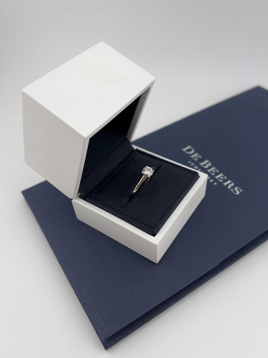 Кольцо De Beers с бриллиантом 0,53 ct