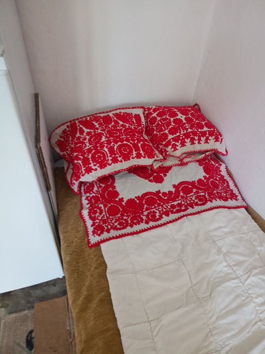 Fata perna traditionala