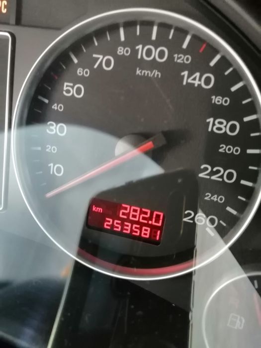 Vand Audi A4 2001, 2.0 Benzina