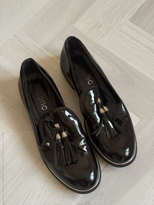 Женская лаковая обувь от Hotic.