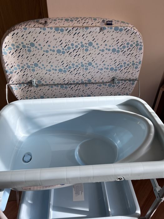 Vand cadita Chicco cu suport de infasat in stare foarte buna