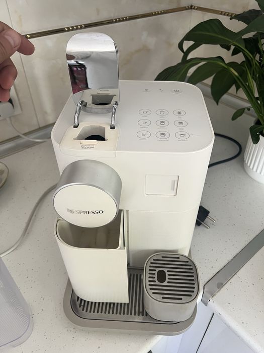 DeLonghi Nespresso Coffee machine