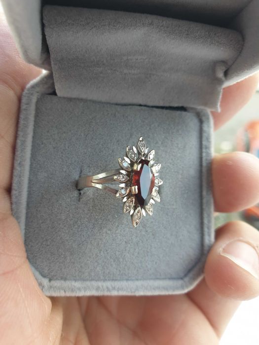 Inel Aur 18k cu Rubin Natural diamante