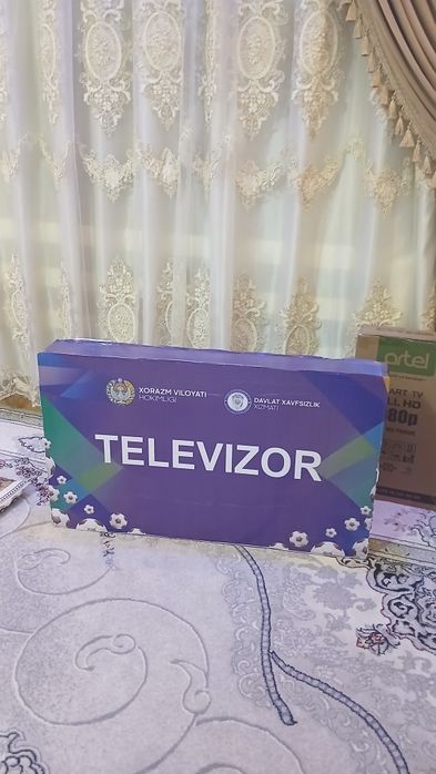 Smart 43 TV sotiladi
