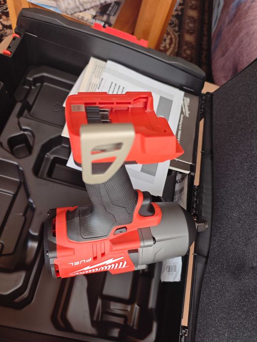 Гайковерт Milwaukee M18 FHIWF12