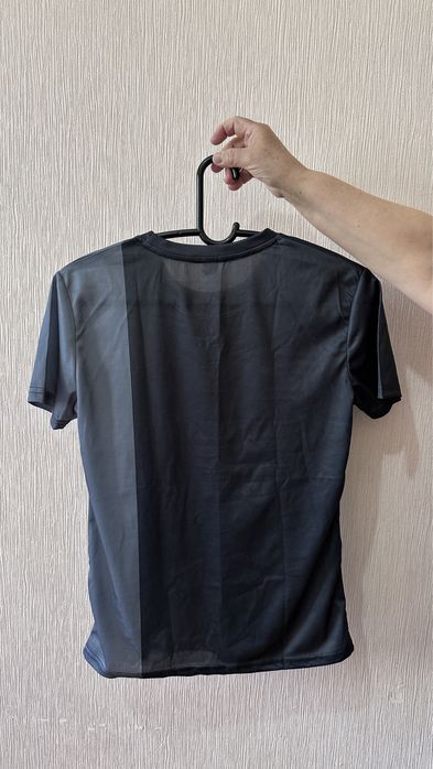 Продаю 4 классные мужские футболки.