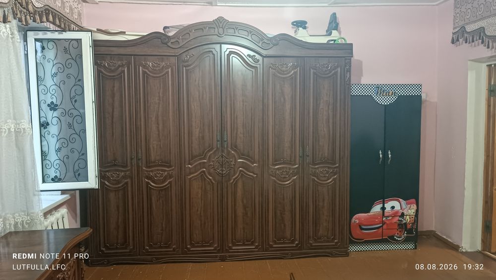 Мебель для спальни и зал.