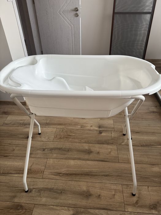 Бебешко корито със стойка