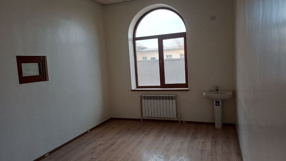 Noturar joy sotiladi!