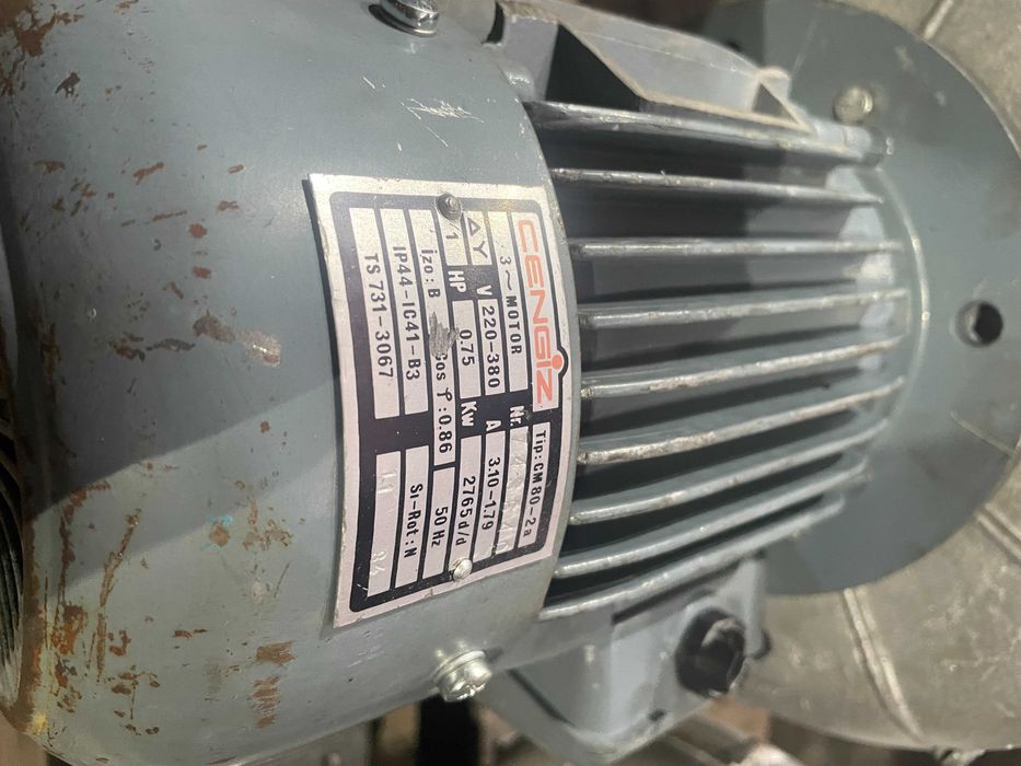 Вакуум помпа тип въздуходувка