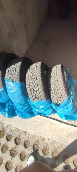 Продавам зимни гуми с джанти Dunlop 225/60/17 6.5mm на 2 сезона Hyundai Tucson