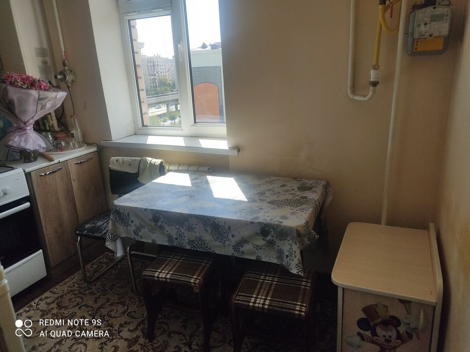 Faqat ishliydigan qizlar va ayollar uchun 3 xonali bezmakler kv bor.