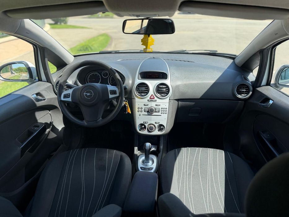 Opel Corsa Automat 1.2benzina