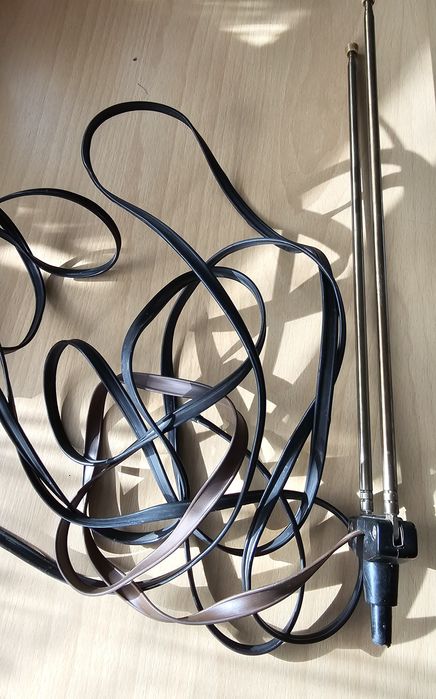 Стара антена за телевизор и др.