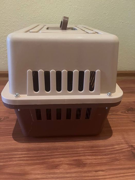 Переноска для кошек и собак