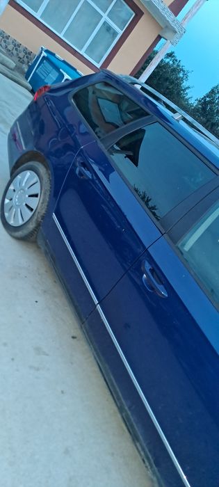 Vând usi dreapta fata dreapta spate vw passat b6 break LC5E fara rugina