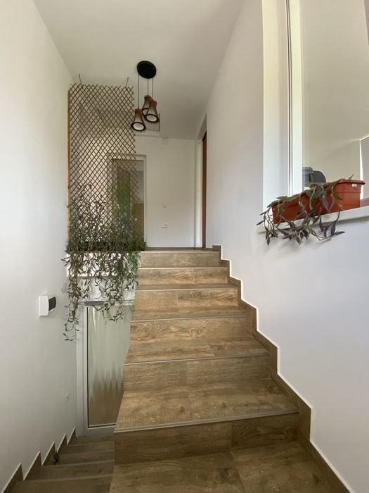 Casa moderna de vanzare 200mp utili + 560 mp teren in Comuna Ciugud, partial mobilata