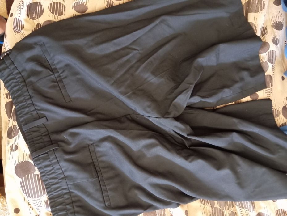 3/4 черни мъжки панталони от Зара