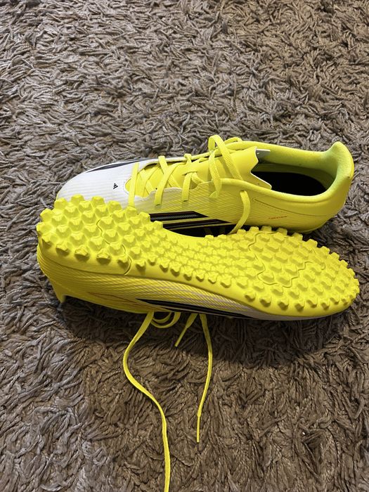 Ghete de fotbal Adidas F50