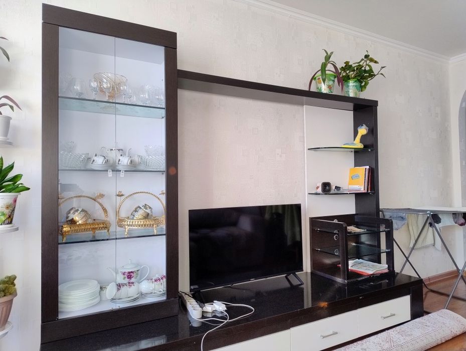 Продам стенку в хорошем состоянии