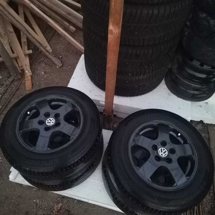 De vanzare 4 jante de aliaj originale Volkswagen cu anvelope de vara