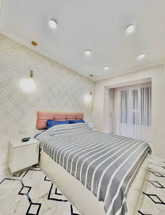 Сдам 2х комнатную Евроквартиру Метро Новза!!!