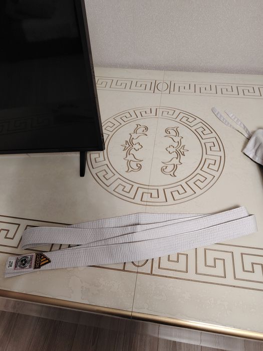 Продаю кимано адидас