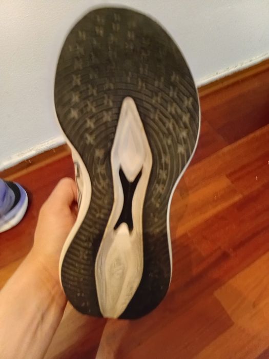 Модель кроссовки xtep