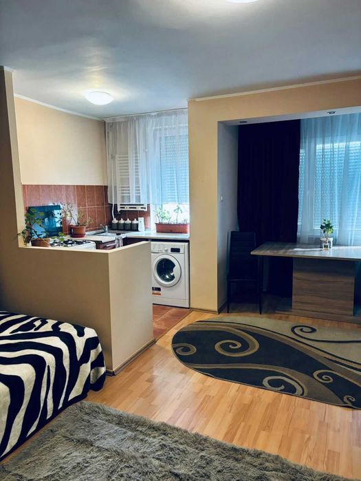 Vând Garsonieră Mobilată Zona Rogerius 30 Mp