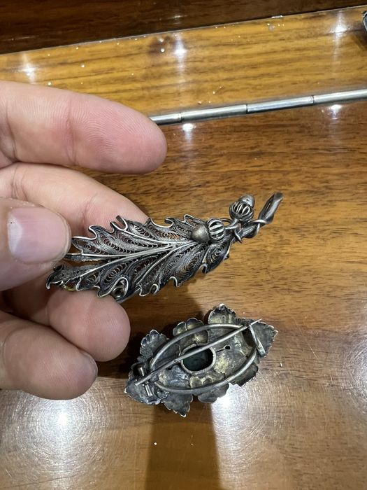 Брошки старинные .