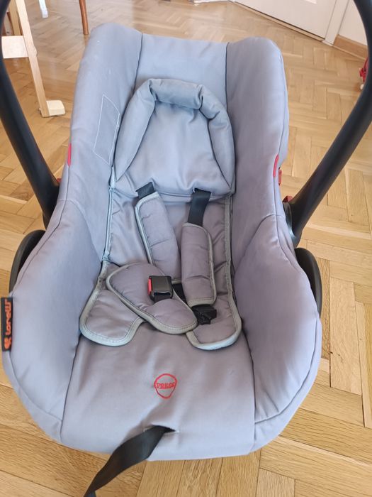 Бебешко кошче за кола