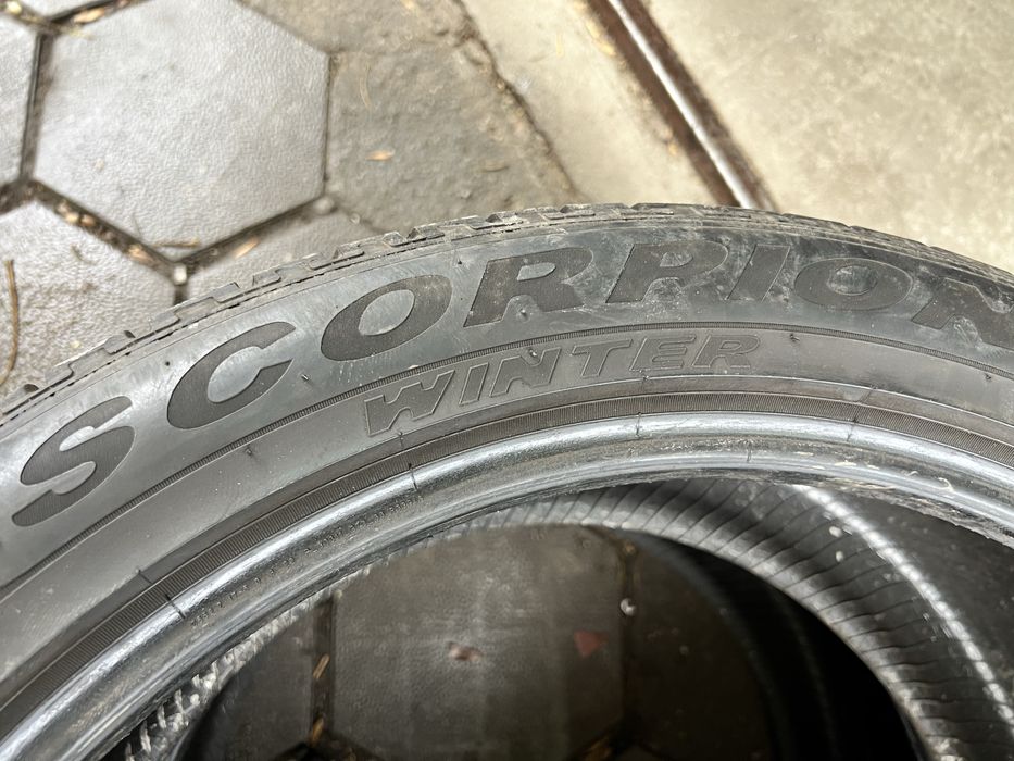 2бр зимни гуми 325-35-22