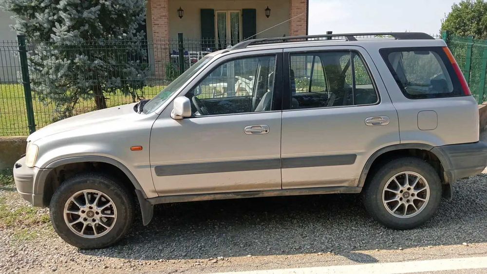 Honda CR-V 1-gen 2.0i 147к.с. 2001г. се продава на части